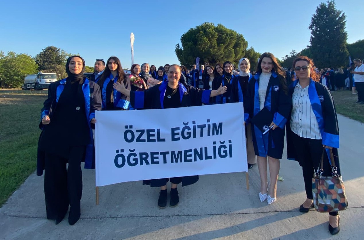 mezuniyet 25 6.jpg (205 KB)