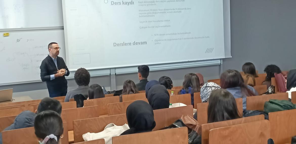 Birinci sınıf öğrencileri için oryantasyon eğitimi