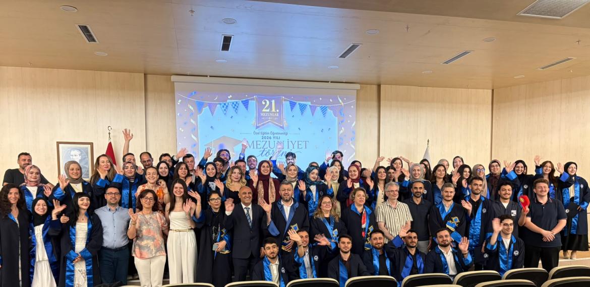 Toplu mezuniyet fotoğrafı